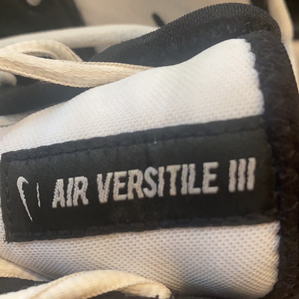 tenis nike air versitile 3